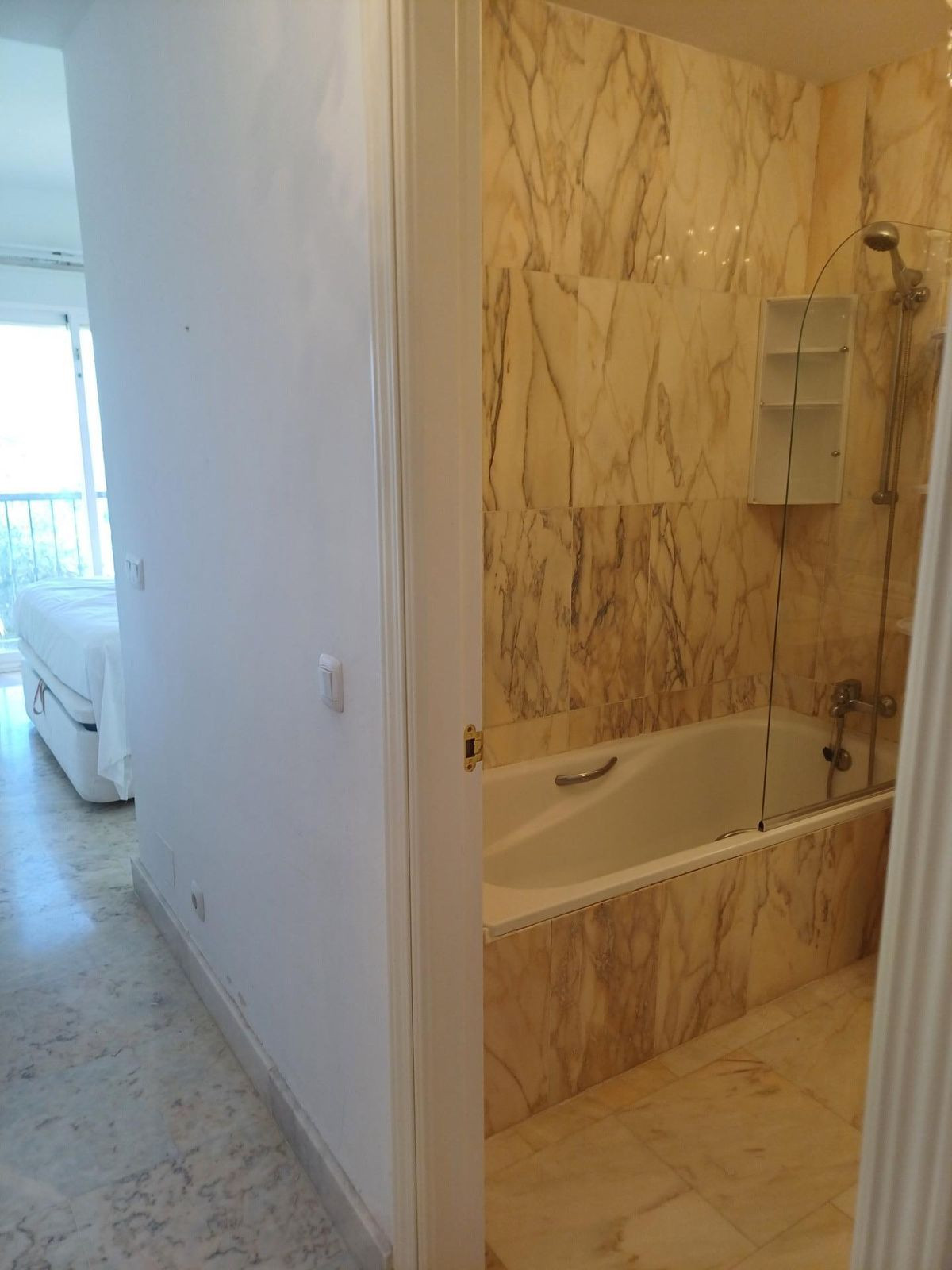 Te koop Middle Floor Apartment Costa Del Sol La Cala De Mijas € 450.000,-