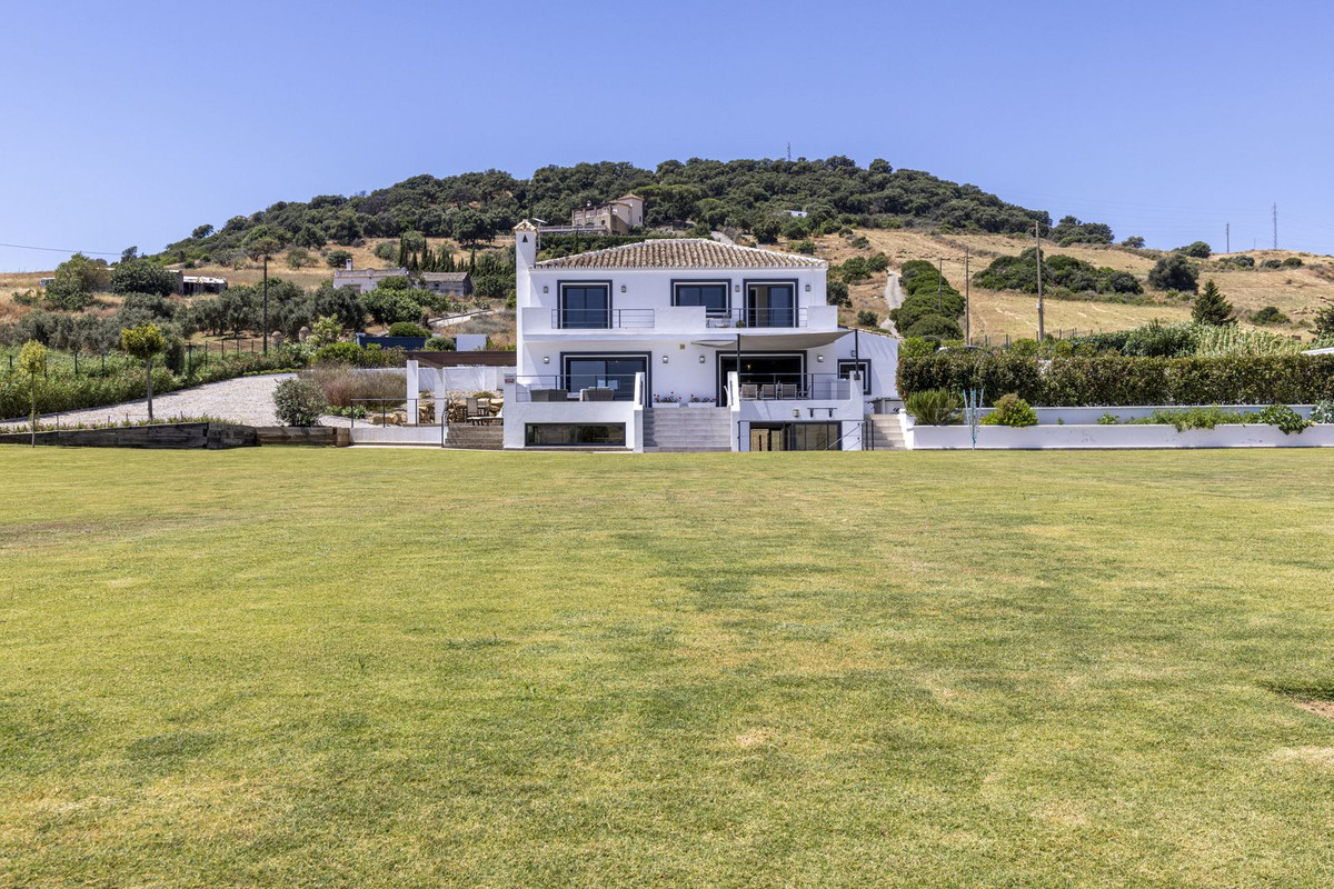 Te koop Vrijstaande Villa Costa Del Sol Casares € 2.250.000,-