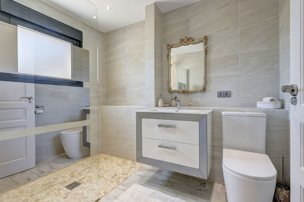 Te koop Vrijstaande Villa Costa Del Sol Casares € 2.250.000,-