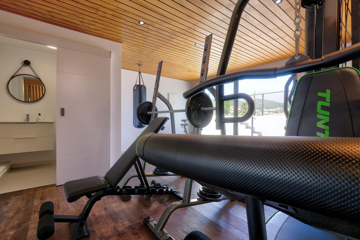 Te koop Vrijstaande Villa Costa Del Sol Casares € 2.250.000,-