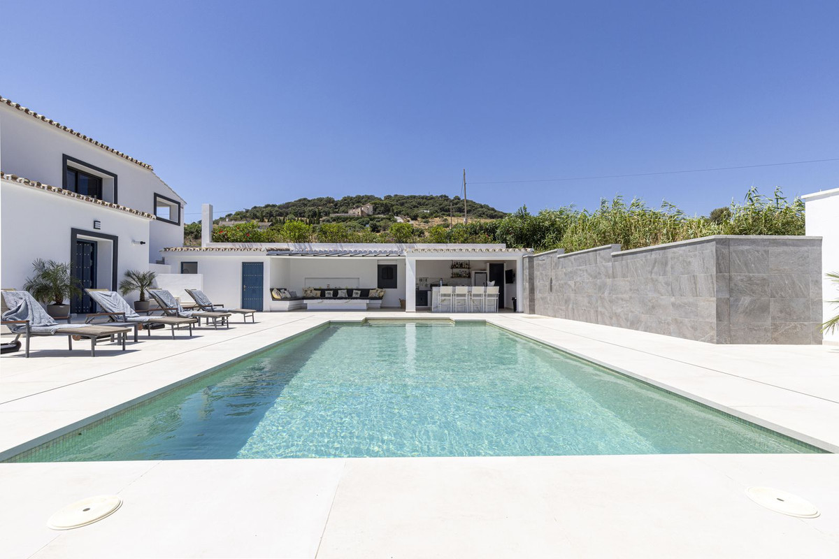 Te koop Vrijstaande Villa Costa Del Sol Casares € 2.250.000,-