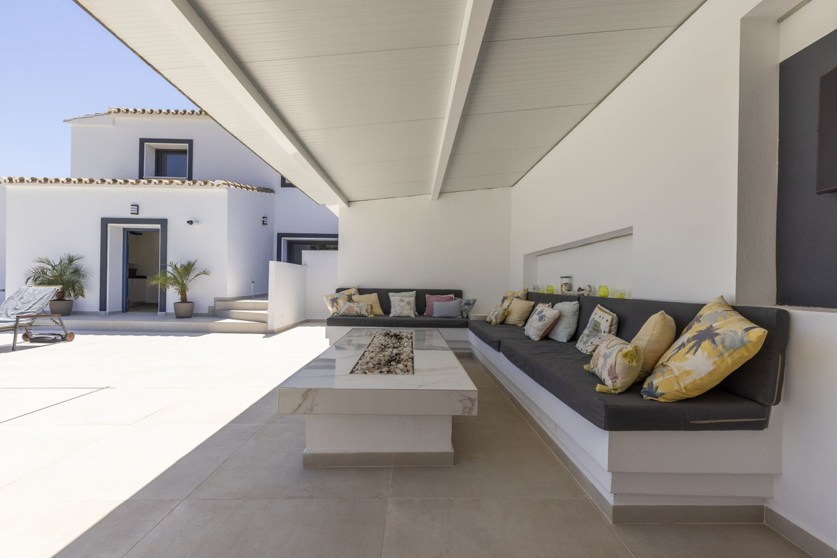 Te koop Vrijstaande Villa Costa Del Sol Casares € 2.250.000,-