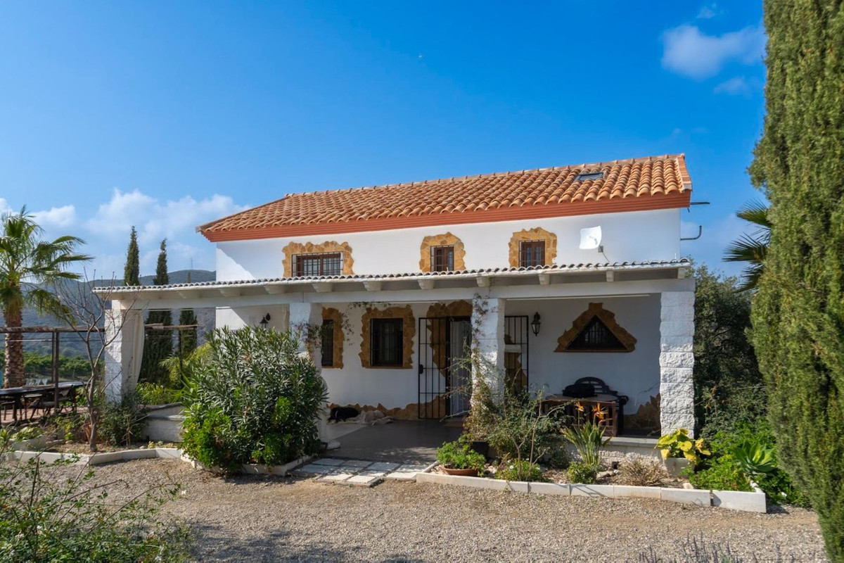 Te koop Finca - Cortijo Costa Del Sol Coín € 597.000,-
