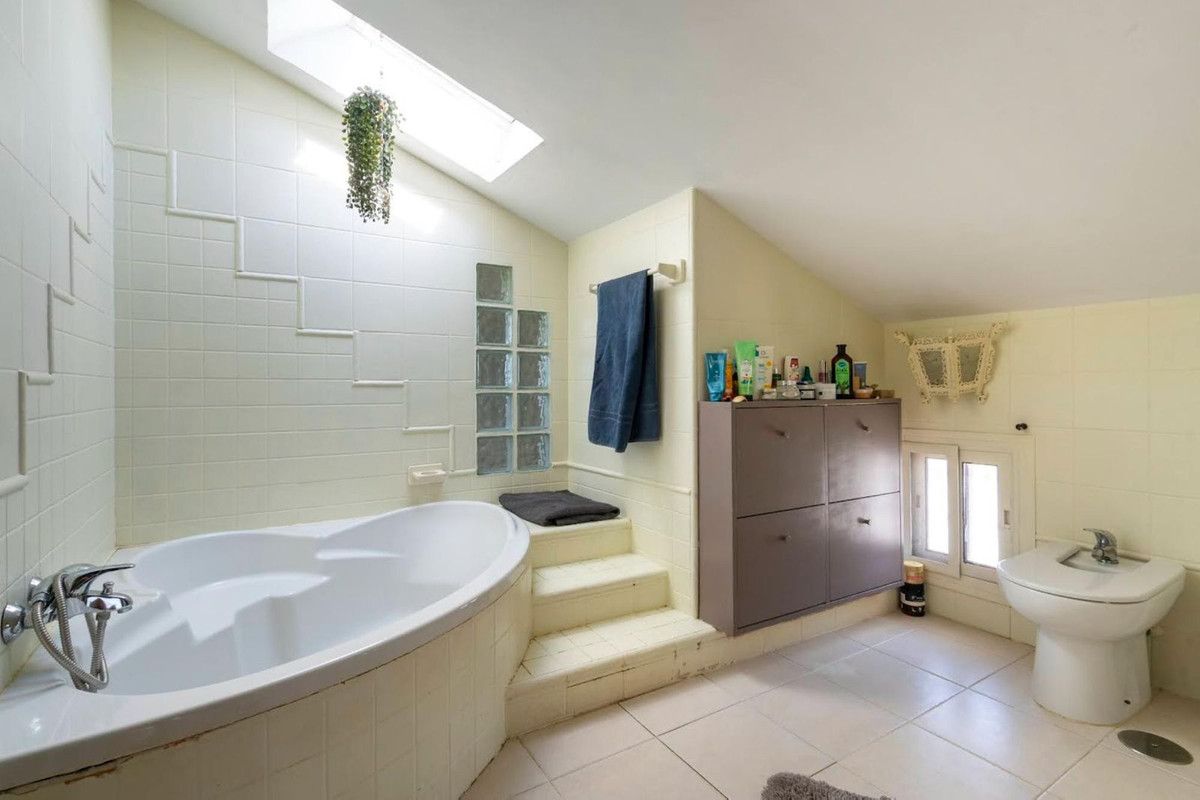 Te koop Finca - Cortijo Costa Del Sol Coín € 597.000,-