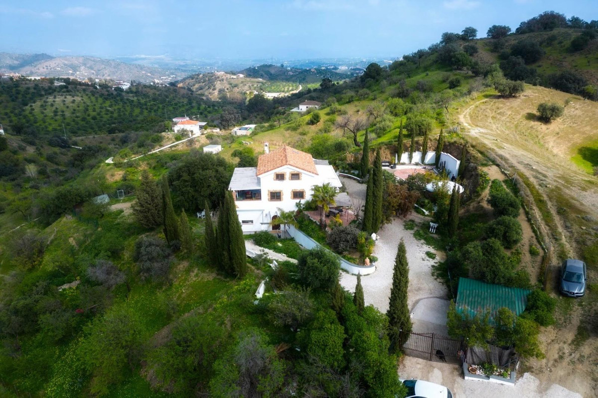 Te koop Finca - Cortijo Costa Del Sol Coín € 597.000,-