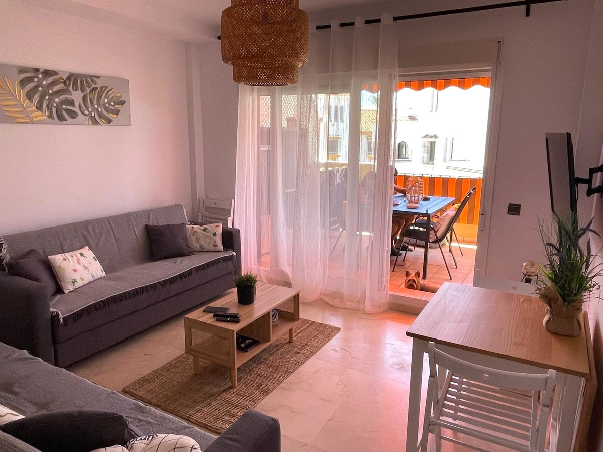 Te koop Middle Floor Apartment Costa Del Sol Casares Playa € 184.400,-