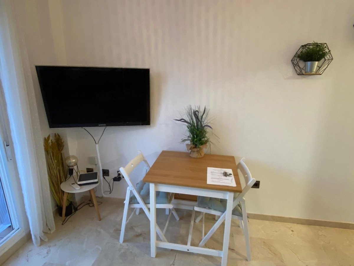 Te koop Middle Floor Apartment Costa Del Sol Casares Playa € 184.400,-