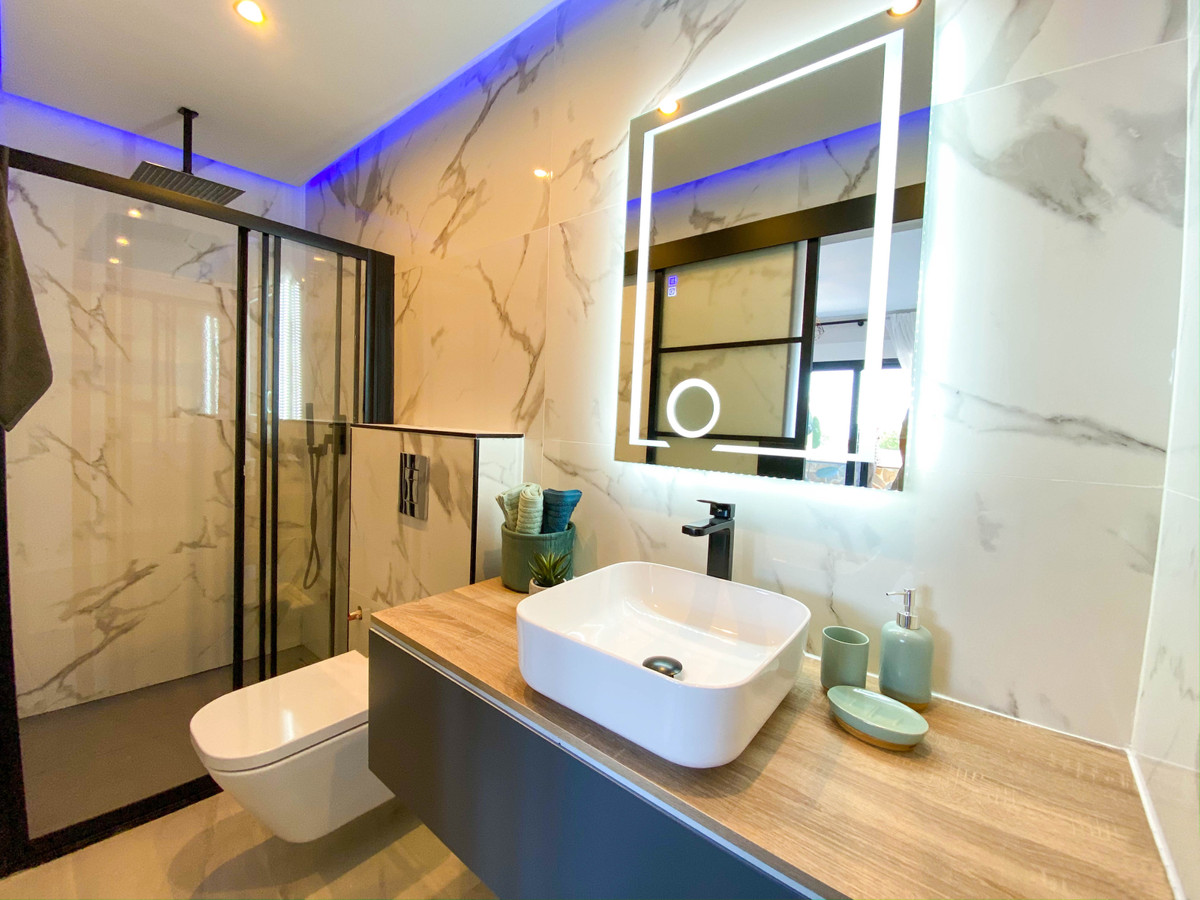 Te koop Herenhuis Costa Del Sol Atalaya € 375.000,-