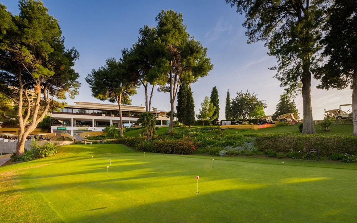 Te koop Herenhuis Costa Del Sol Atalaya € 375.000,-