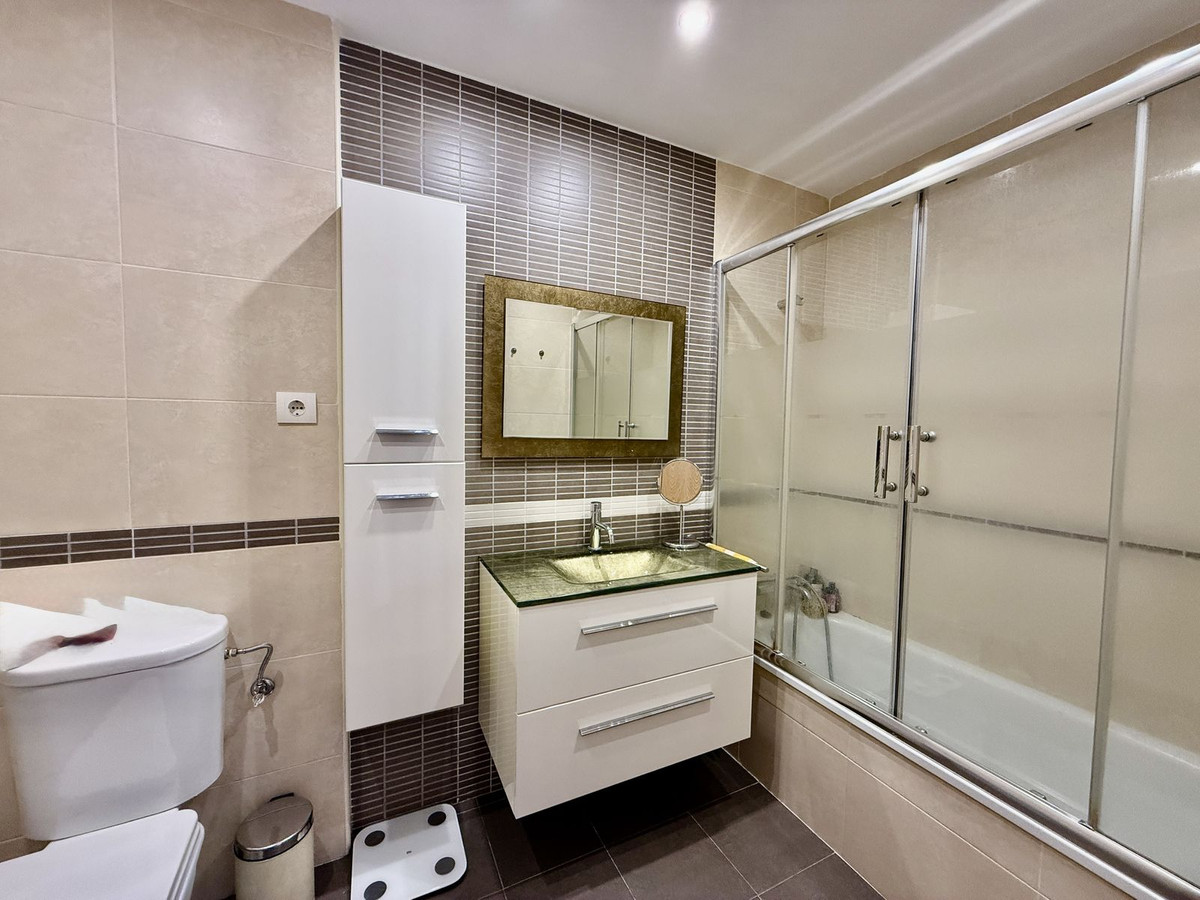 Te koop Middle Floor Apartment Costa Del Sol Benalmadena Pueblo € 310.000,-