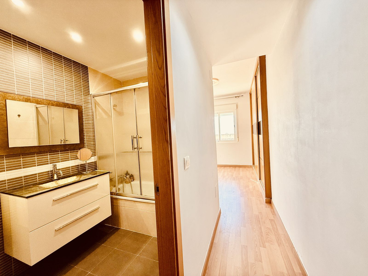 Te koop Middle Floor Apartment Costa Del Sol Benalmadena Pueblo € 310.000,-