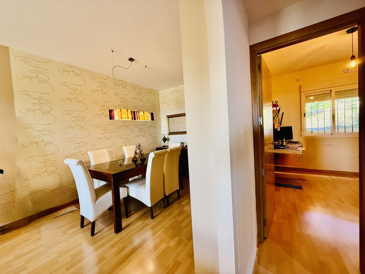 Te koop Middle Floor Apartment Costa Del Sol Benalmadena Pueblo € 310.000,-