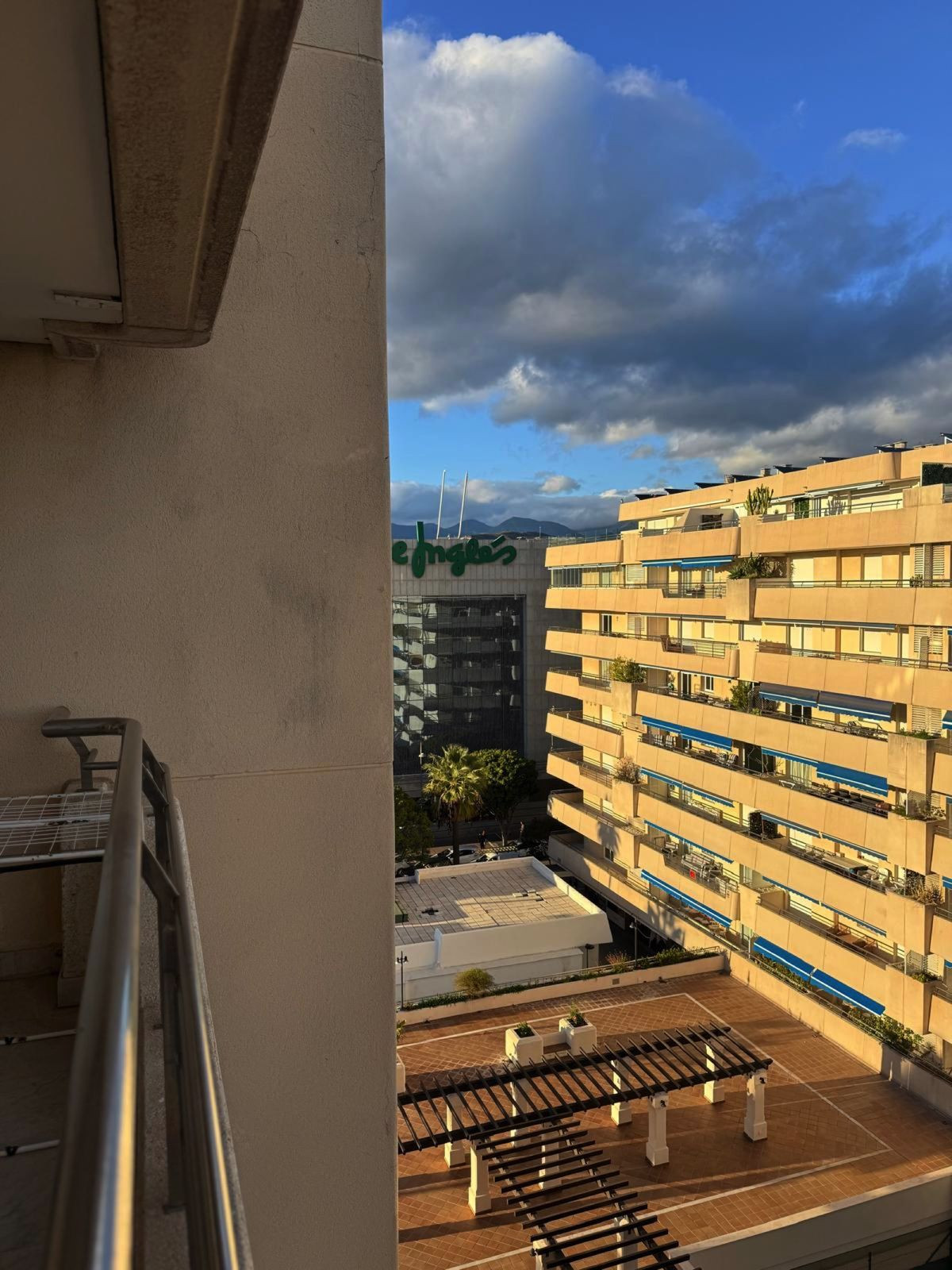 Te koop Middle Floor Apartment Costa Del Sol Puerto Banús € 465.000,-