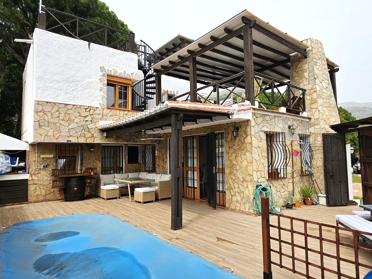 Te koop Vrijstaande Villa Costa Del Sol Sierra Blanca € 825.000,-