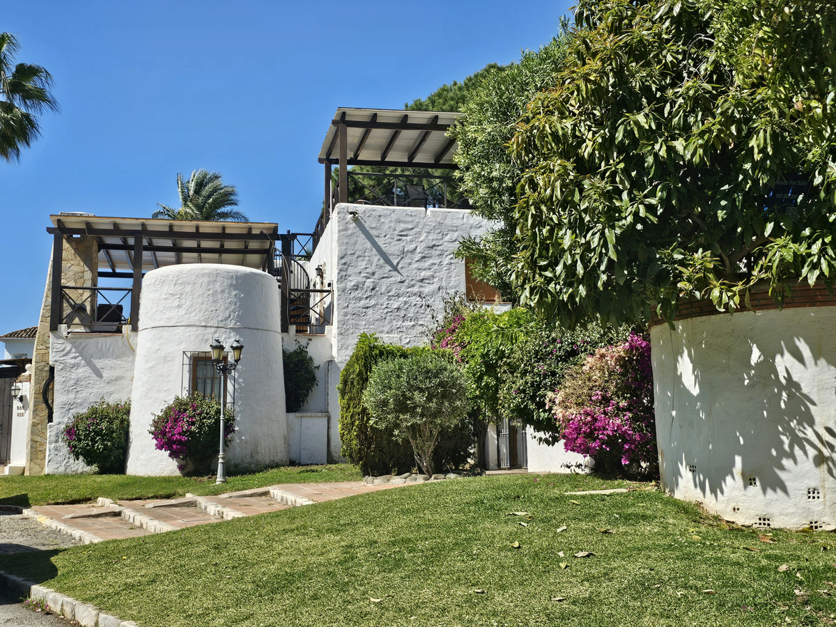 Te koop Vrijstaande Villa Costa Del Sol Sierra Blanca € 825.000,-