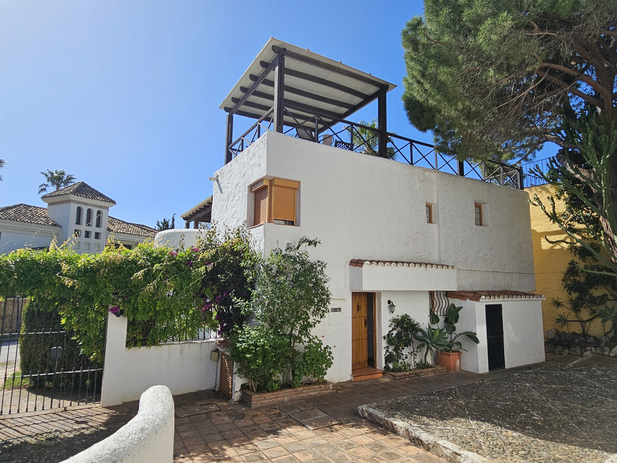 Te koop Vrijstaande Villa Costa Del Sol Sierra Blanca € 825.000,-