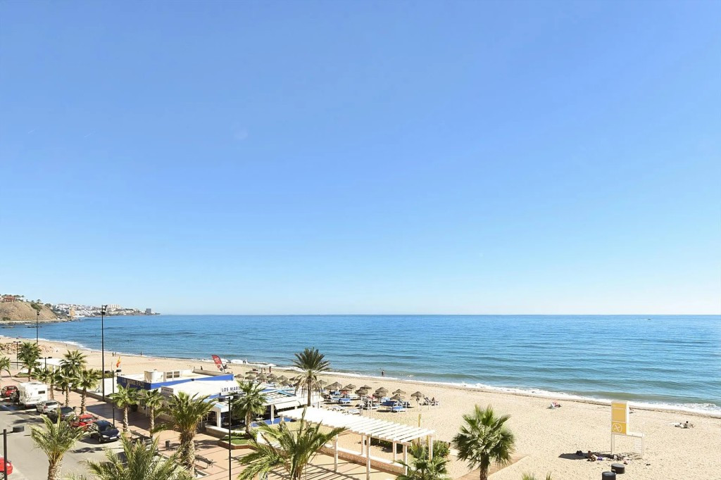 Te koop Middle Floor Apartment Costa Del Sol Fuengirola € 695.000,-