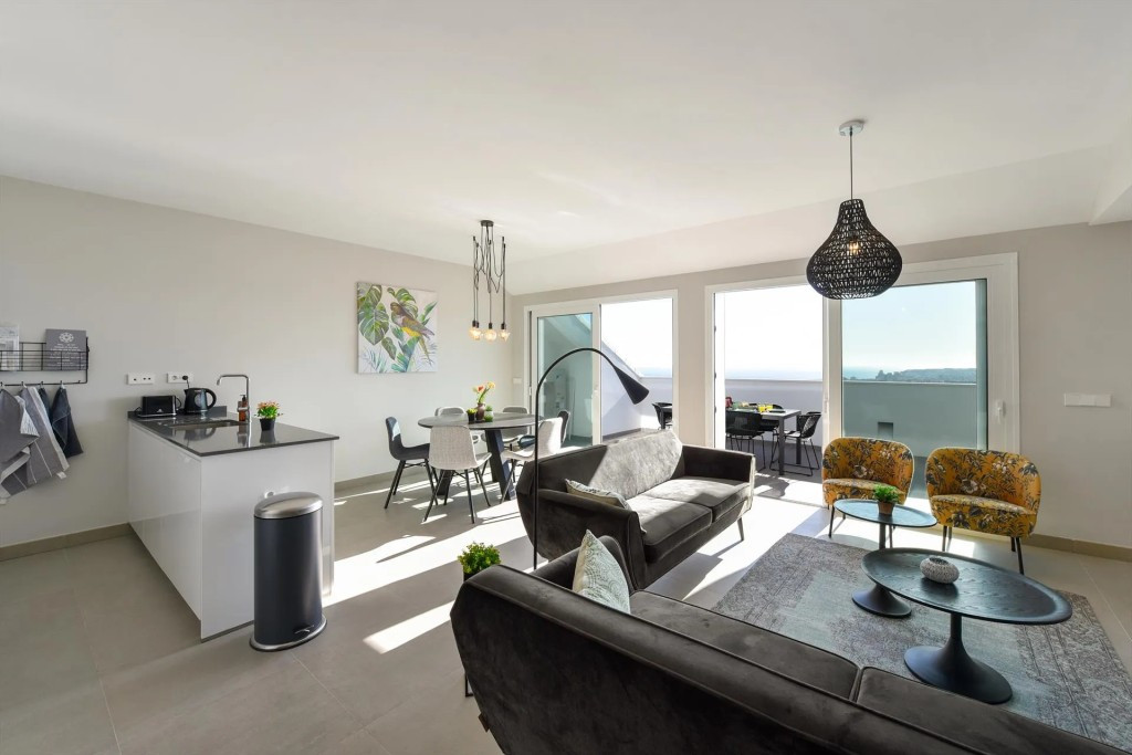 Te koop Middle Floor Apartment Costa Del Sol Fuengirola € 695.000,-