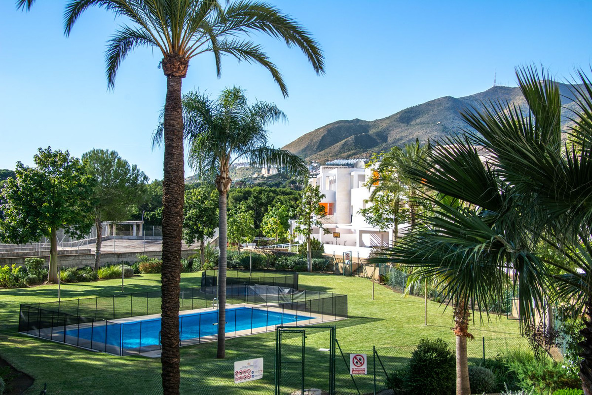 Te koop Middle Floor Apartment Costa Del Sol Torrequebrada € 430.000,-