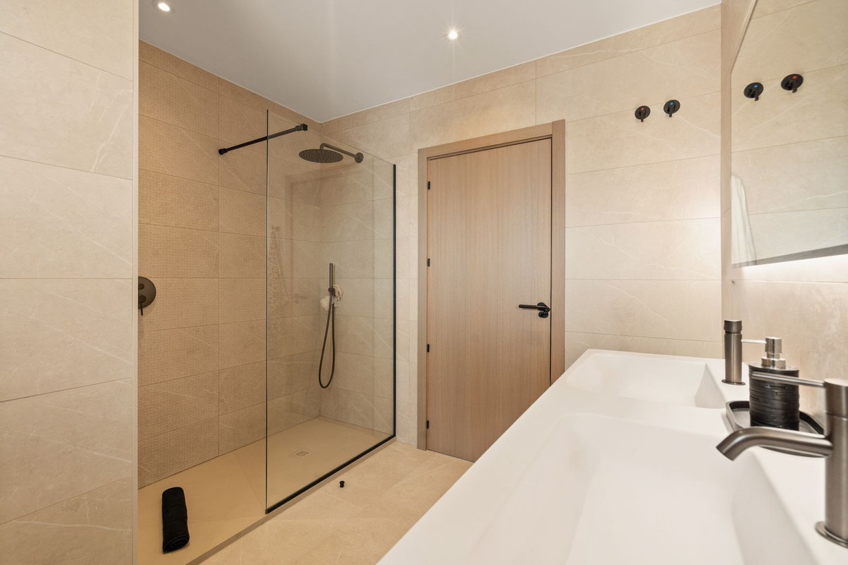 Te koop Herenhuis Costa Del Sol Santa Clara € 1.180.000,-