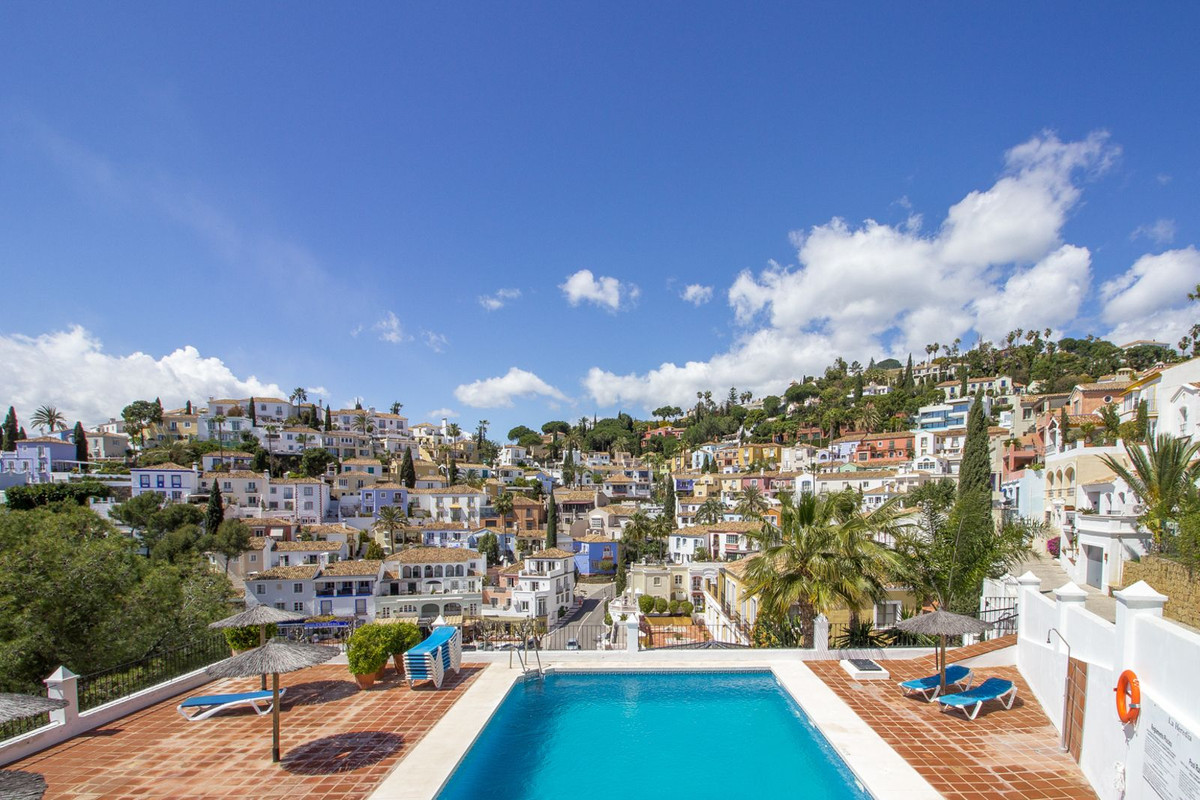 Te koop Herenhuis Costa Del Sol La Heredia € 750.000,-