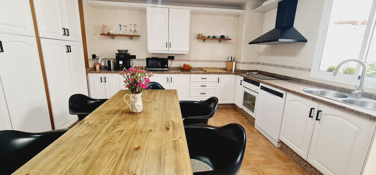 Te koop Vrijstaande Villa Costa Del Sol Antequera € 399.000,-