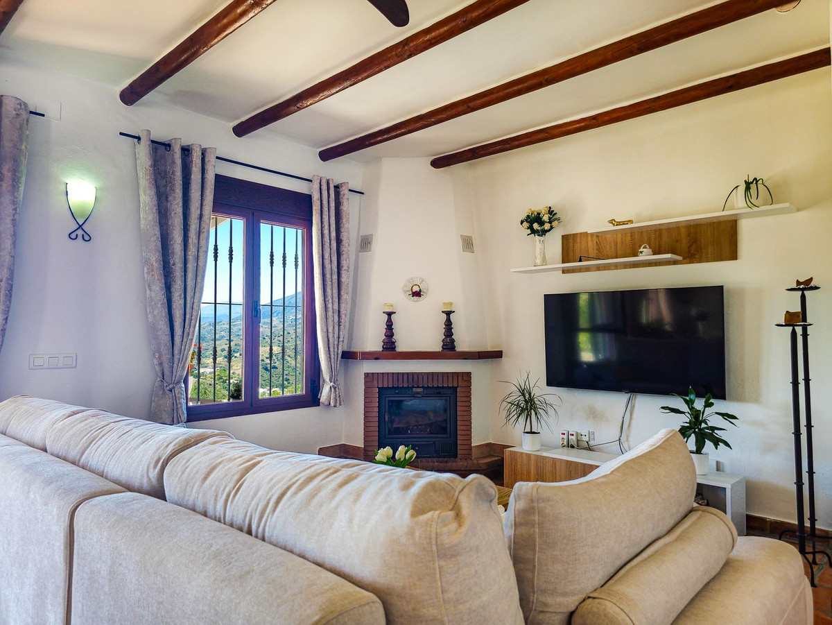 Te koop Vrijstaande Villa Costa Del Sol Arenas € 390.000,-