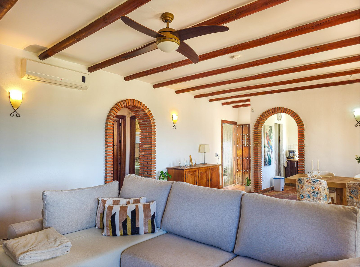 Te koop Vrijstaande Villa Costa Del Sol Arenas € 390.000,-