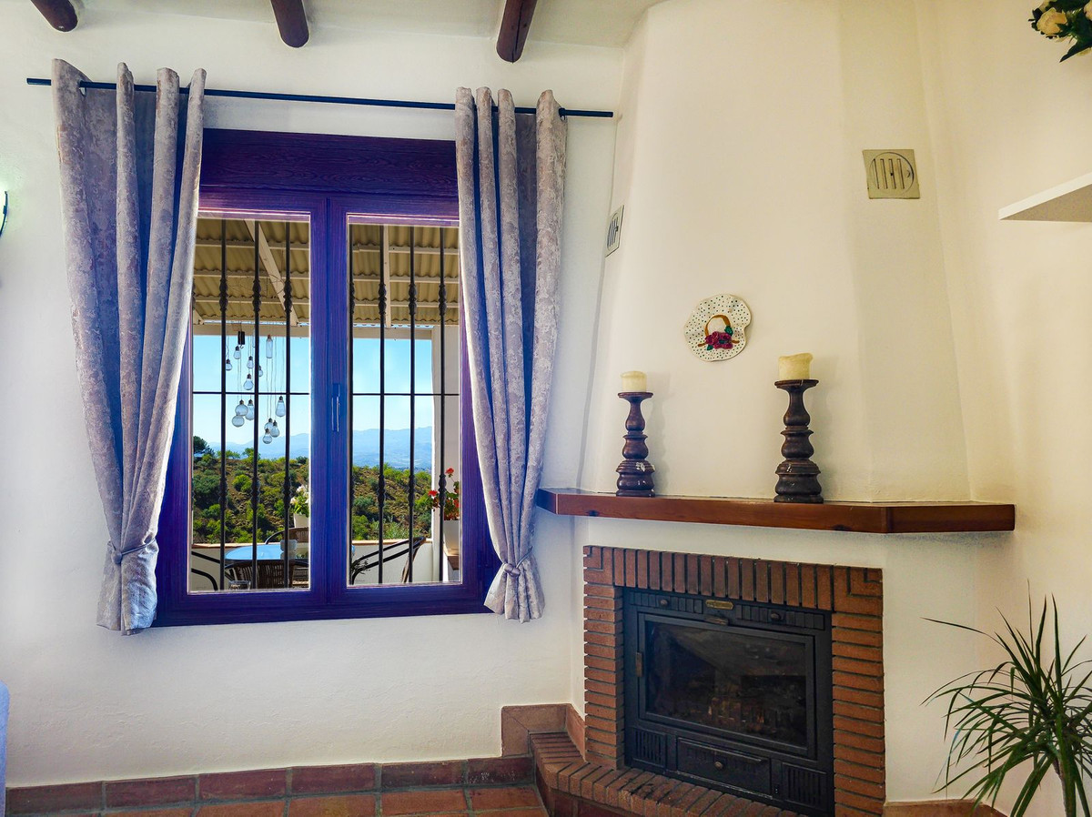 Te koop Vrijstaande Villa Costa Del Sol Arenas € 390.000,-