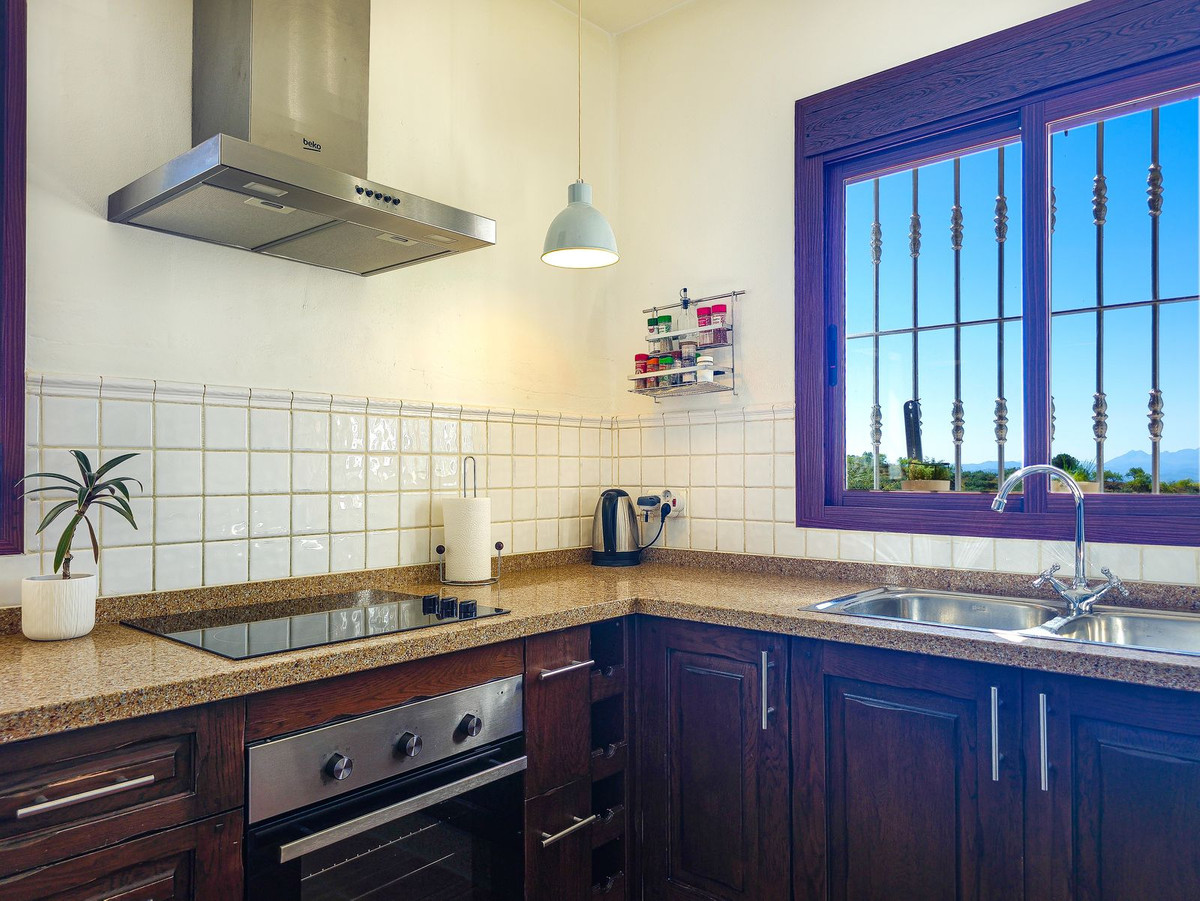 Te koop Vrijstaande Villa Costa Del Sol Arenas € 390.000,-