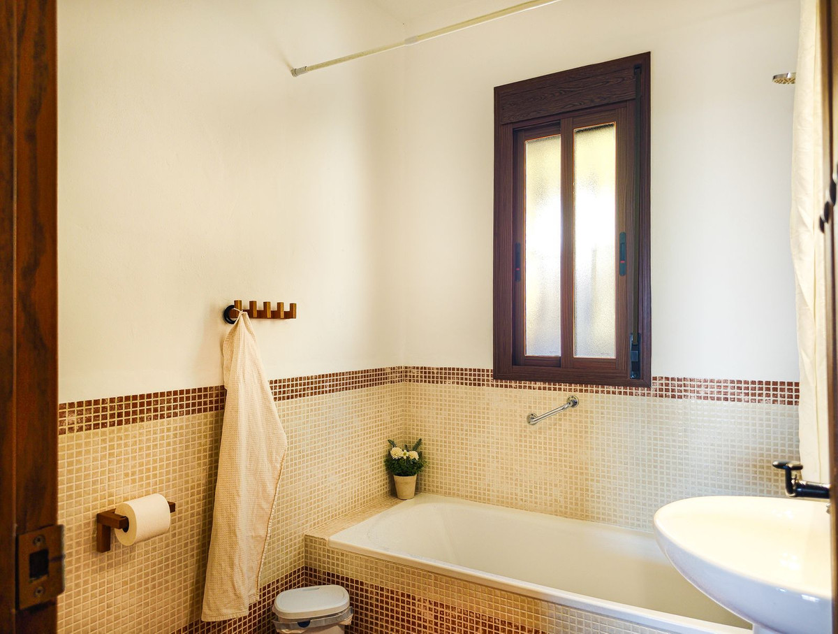 Te koop Vrijstaande Villa Costa Del Sol Arenas € 390.000,-