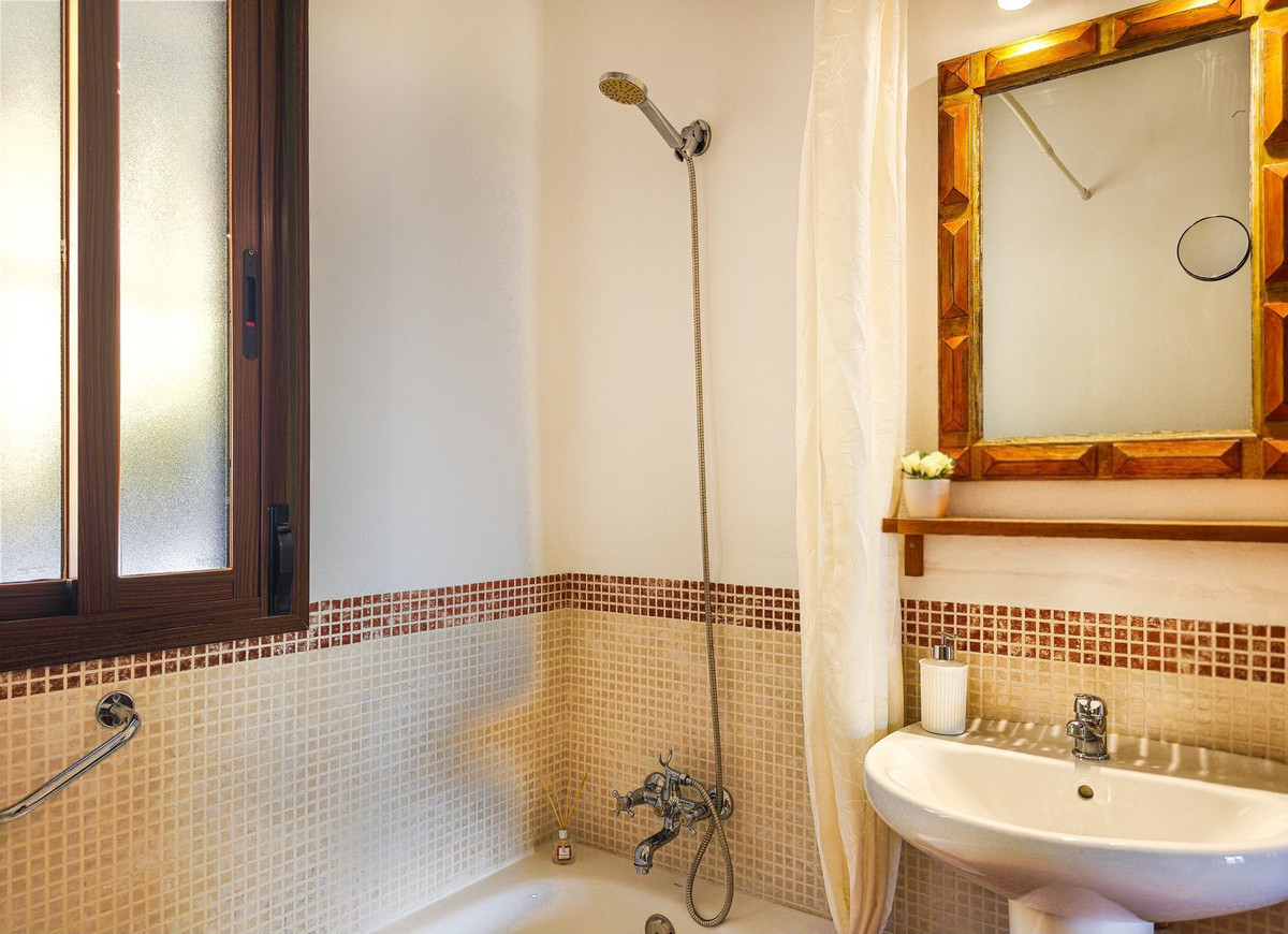 Te koop Vrijstaande Villa Costa Del Sol Arenas € 390.000,-