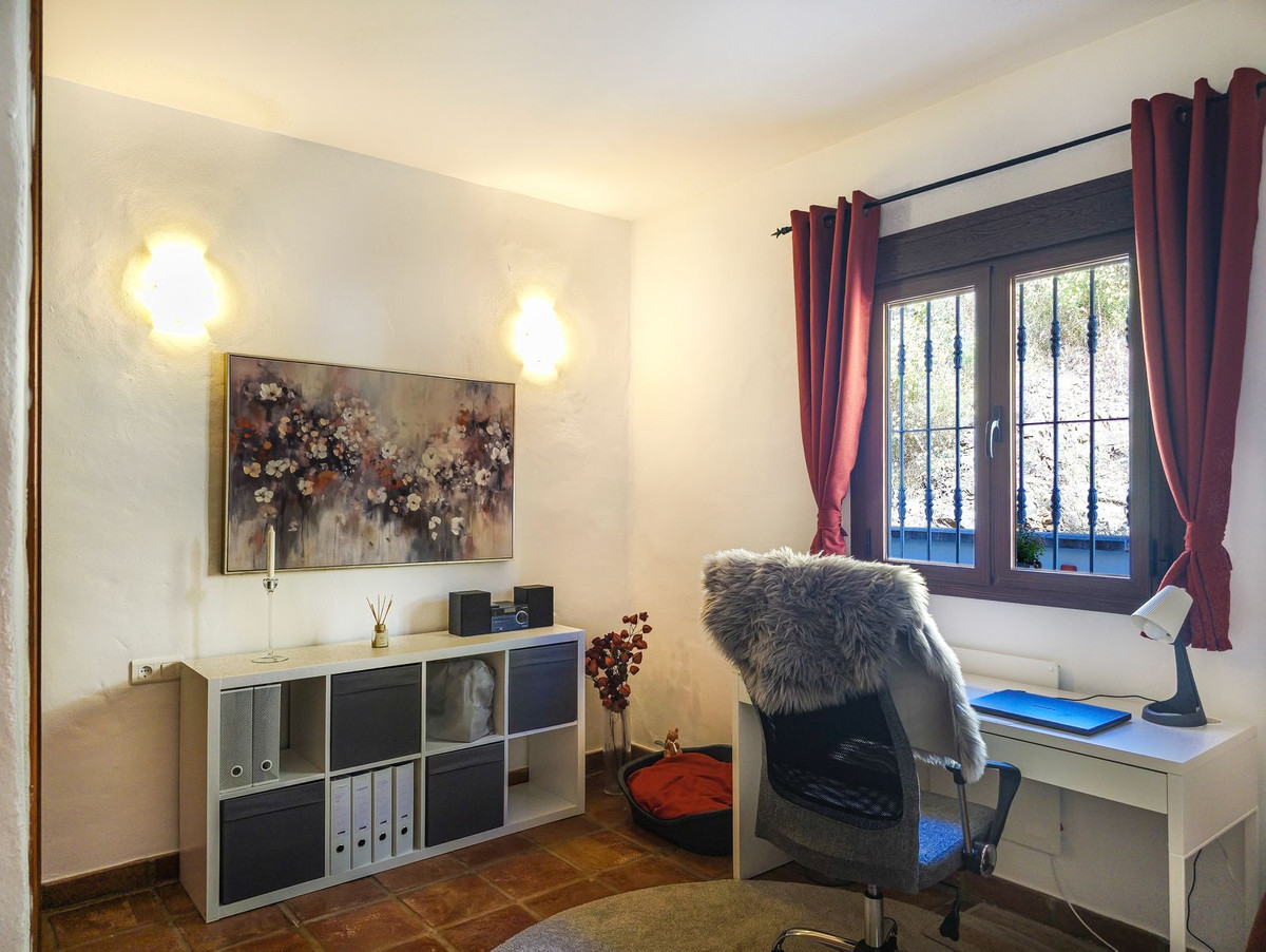 Te koop Vrijstaande Villa Costa Del Sol Arenas € 390.000,-