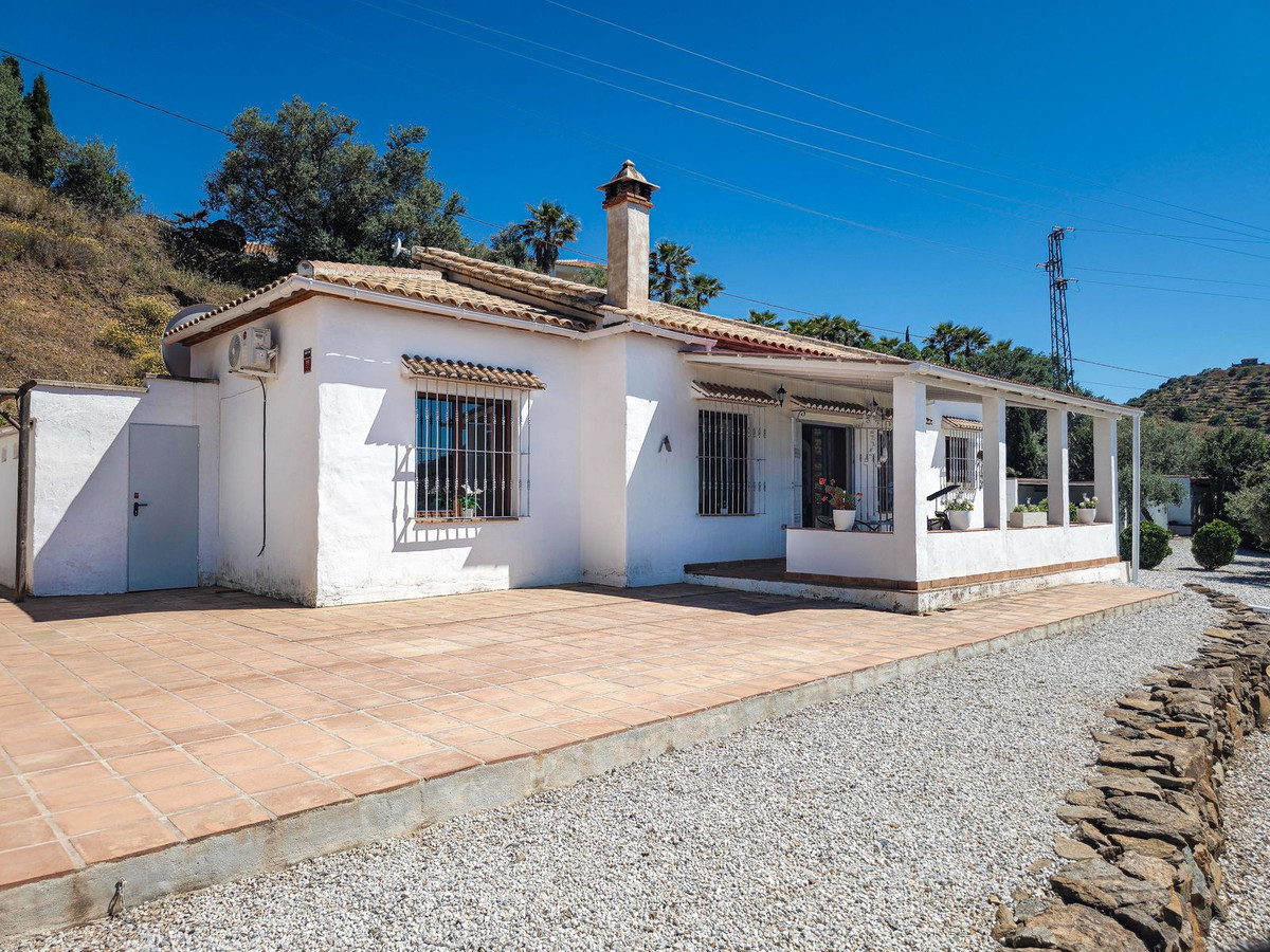 Te koop Vrijstaande Villa Costa Del Sol Arenas € 390.000,-