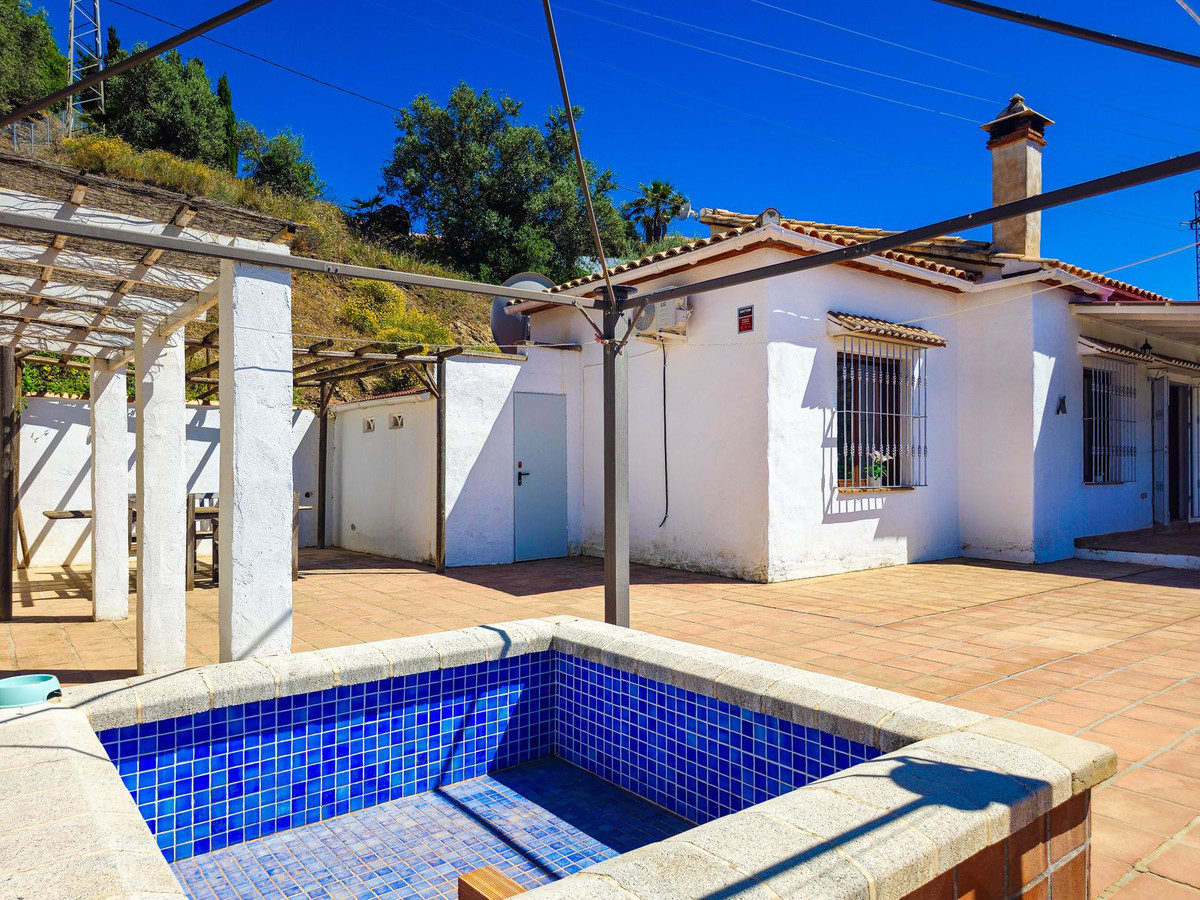 Te koop Vrijstaande Villa Costa Del Sol Arenas € 390.000,-