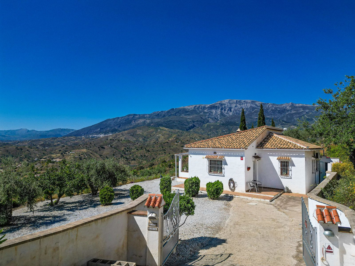 Te koop Vrijstaande Villa Costa Del Sol Arenas € 390.000,-