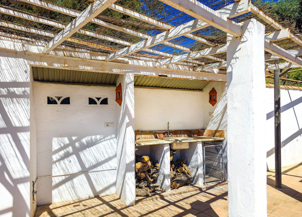 Te koop Vrijstaande Villa Costa Del Sol Arenas € 390.000,-