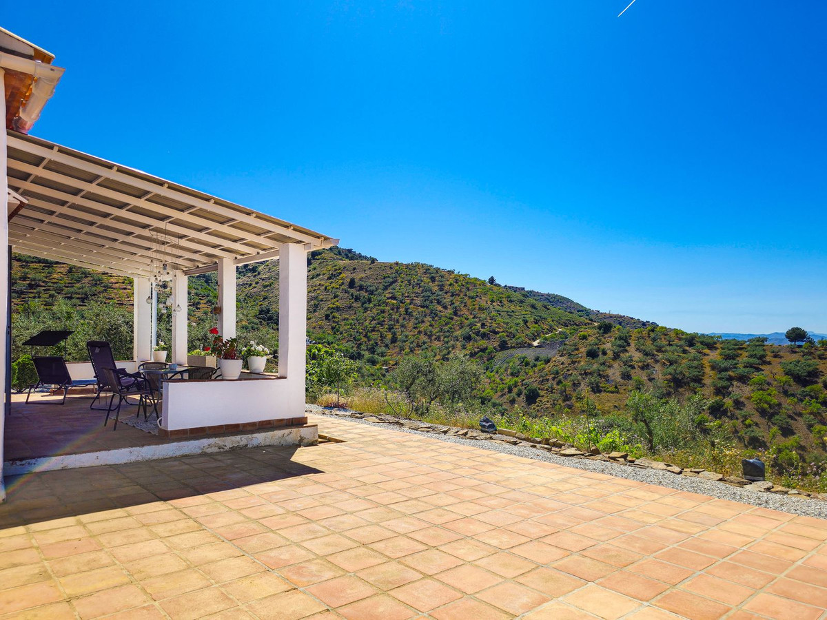 Te koop Vrijstaande Villa Costa Del Sol Arenas € 390.000,-