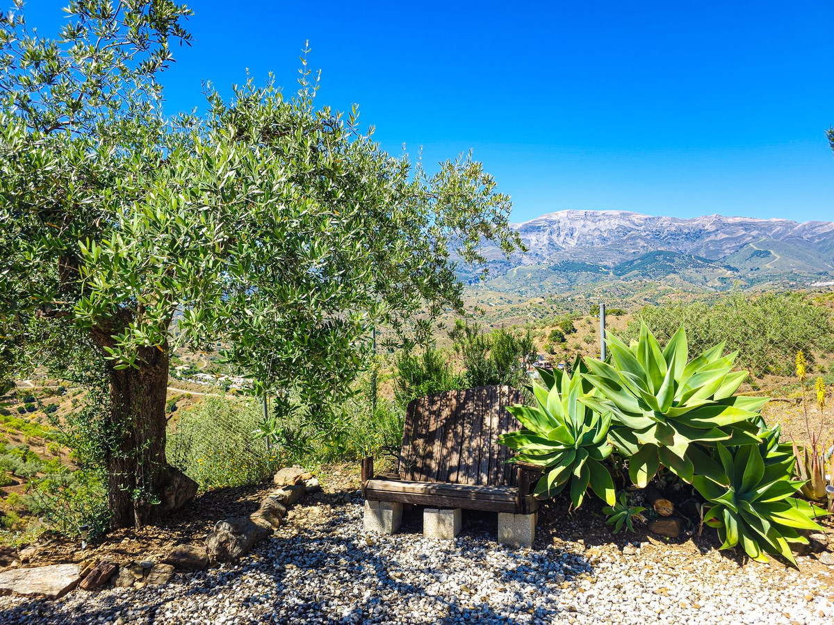 Te koop Vrijstaande Villa Costa Del Sol Arenas € 390.000,-