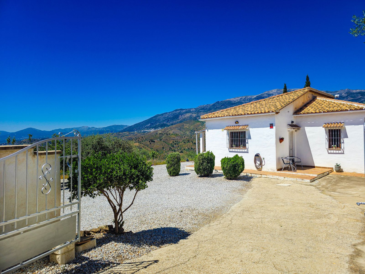Te koop Vrijstaande Villa Costa Del Sol Arenas € 390.000,-