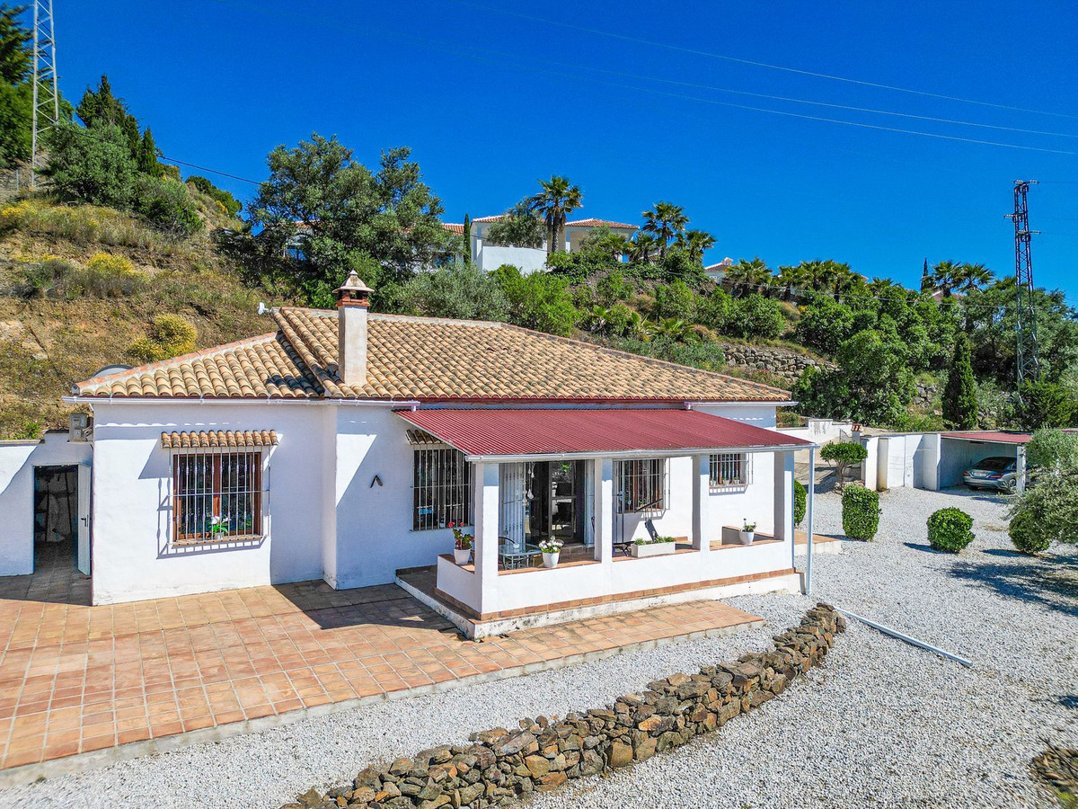 Te koop Vrijstaande Villa Costa Del Sol Arenas € 390.000,-
