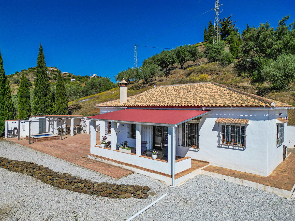 Te koop Vrijstaande Villa Costa Del Sol Arenas € 390.000,-