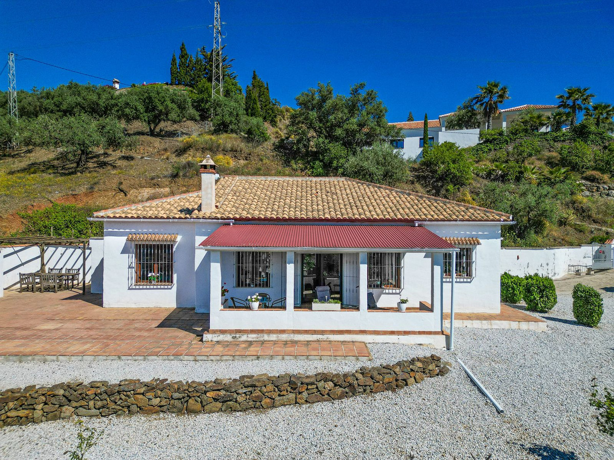 Te koop Vrijstaande Villa Costa Del Sol Arenas € 390.000,-