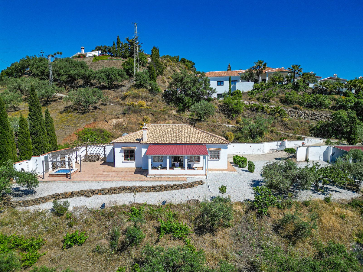 Te koop Vrijstaande Villa Costa Del Sol Arenas € 390.000,-