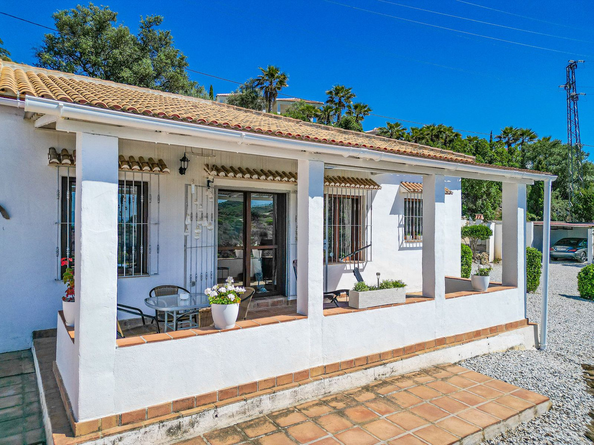 Te koop Vrijstaande Villa Costa Del Sol Arenas € 390.000,-