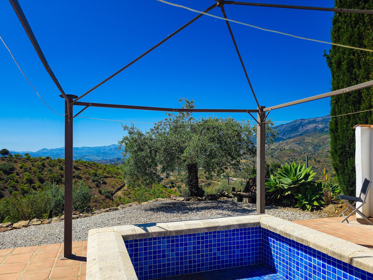 Te koop Vrijstaande Villa Costa Del Sol Arenas € 390.000,-