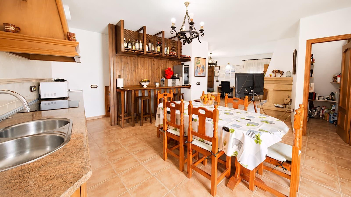 Te koop Herenhuis Costa Del Sol Ronda € 245.000,-